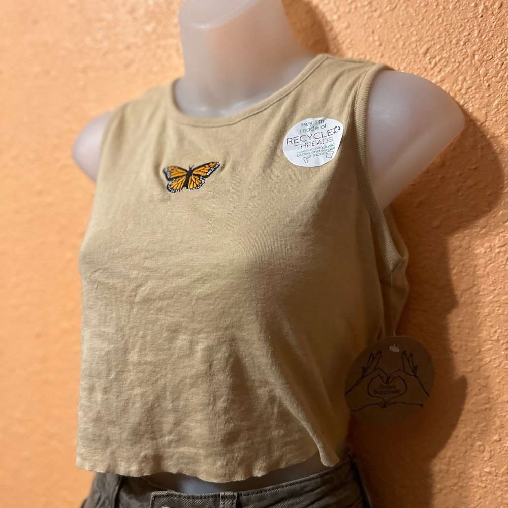 Crop top butterfly graved top
